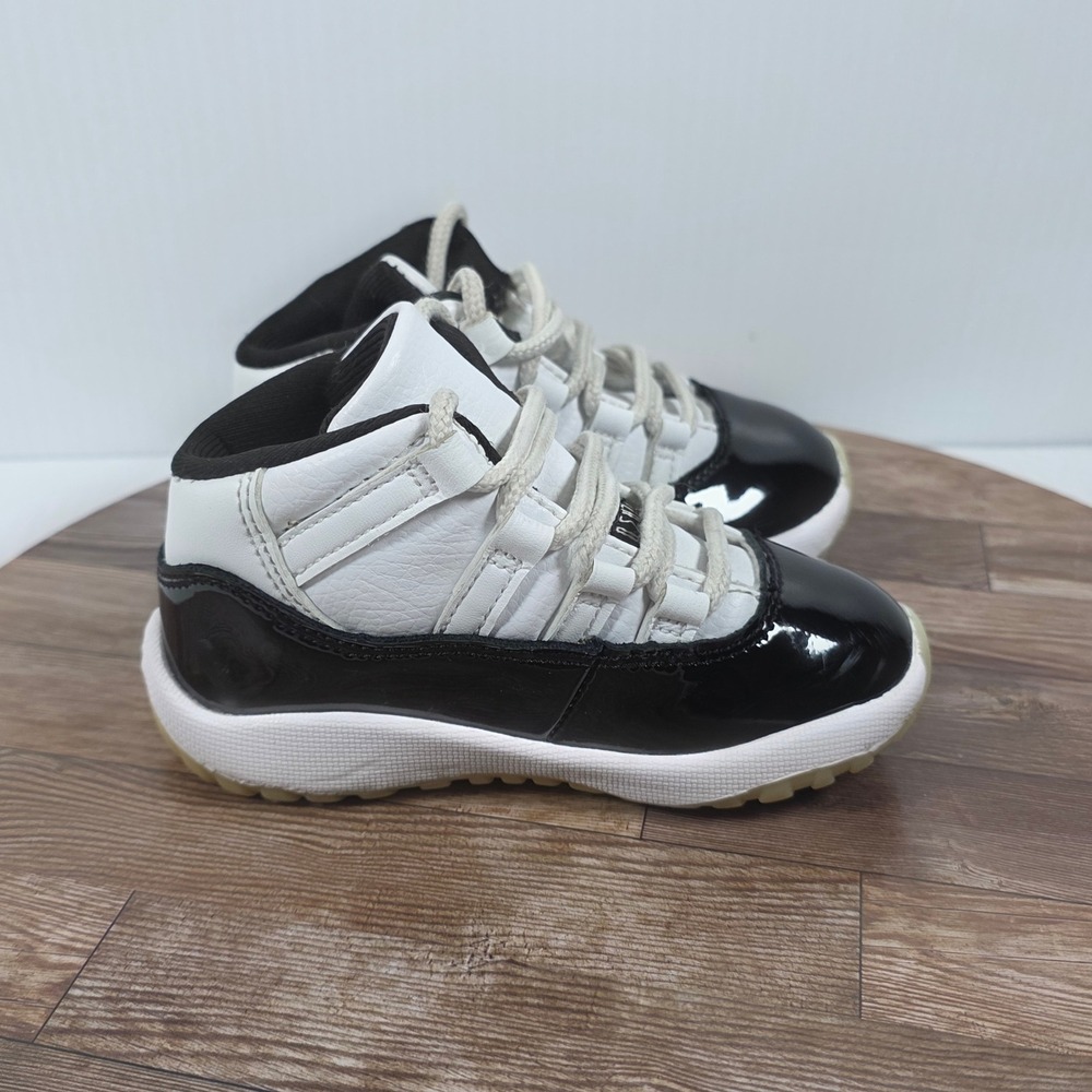 Jordan 11 Retro Gratitude Kids 7.5C White Black CT8012-170 Mid Top Sneakers‎